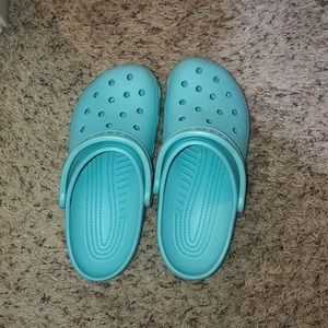 crocs
